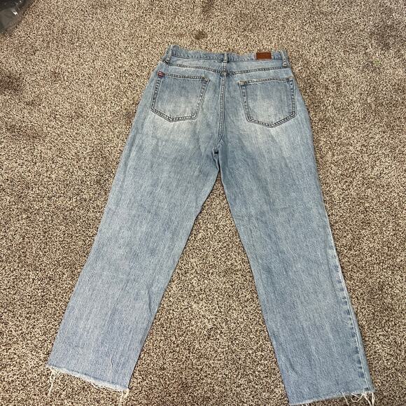 BDG Women's High-Waisted Slim Straight Jean Size 29 In Light Wash - Picture 3 of 12